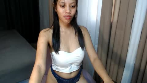 Snapshot of kourtneyluv_ chatting on January 17, 5:00 am kourtneyluv online show from January 17, 5:00 am