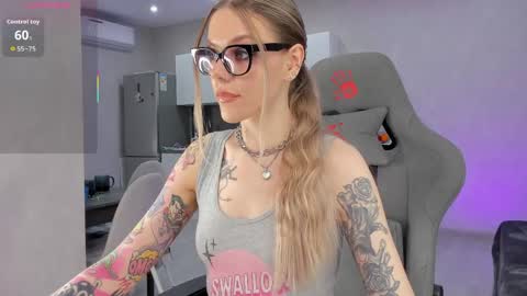 Jess online show from April 22, 11:01 am