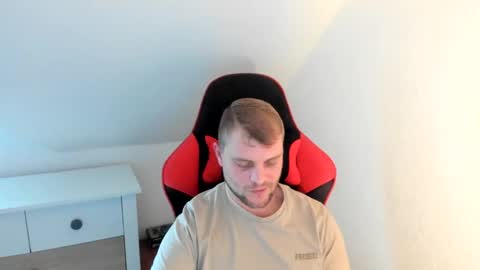 Snapshot of kozik1992 chatting on December 23, 2:07 pm Bartek online show from December 23, 2:07 pm