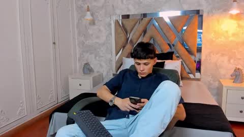 Snapshot of kraven_lust chatting on October 28, 3:10 am Kraven online show from October 28, 3:10 am