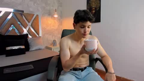 Snapshot of kraven_lust chatting on November 8, 4:12 am Kraven online show from November 8, 4:12 am