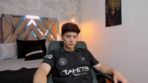 Snapshot of kraven_lust chatting on November 11, 3:06 am Kraven online show from November 11, 3:06 am