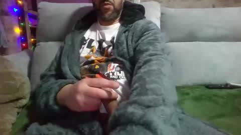 Snapshot of krime59100 chatting on December 16, 1:43 am krime59100 online show from December 16, 1:43 am