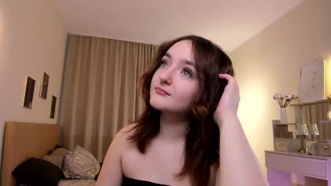 kris_loken online show from November 13, 7:40 am