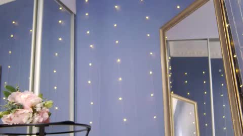 kriskras__ online show from December 15, 5:12 am