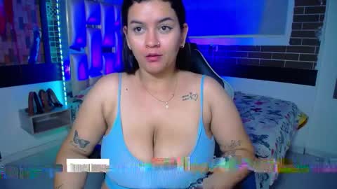 kriss_sweetboobs online show from April 18, 12:42 pm
