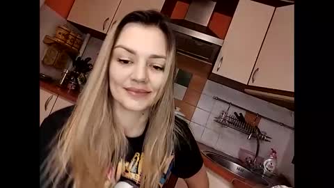 Snapshot of krisssexi chatting on December 21, 6:19 am KrissSexi online show from December 21, 6:19 am