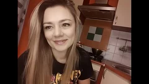 Snapshot of krisssexi chatting on January 8, 5:48 am KrissSexi online show from January 8, 5:48 am