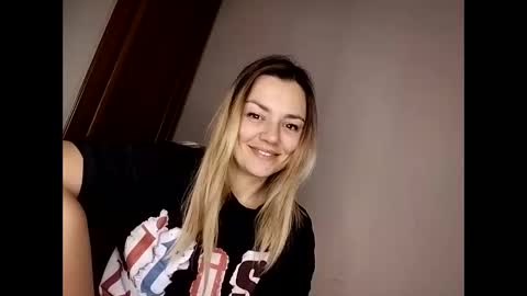 Snapshot of krisssexi chatting on November 15, 6:59 pm KrissSexi online show from November 15, 6:59 pm