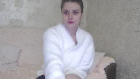 krissvoss online show from November 6, 1:12 pm