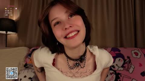 Snapshot of krissyhei chatting on October 7, 1:14 am Sarah online show from October 7, 1:14 am