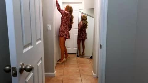 Snapshot of kristal_mountain chatting on October 29, 3:42 am Kristal Mountain online show from October 29, 3:42 am