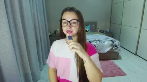 Snapshot of kristall_xxx chatting on October 18, 4:26 am twitter Annemarye 23 online show from October 18, 4:26 am