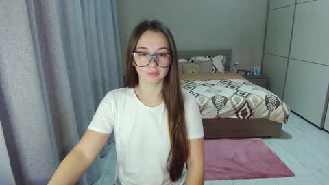 Snapshot of kristall_xxx chatting on November 2, 5:54 am twitter Annemarye 23 online show from November 2, 5:54 am