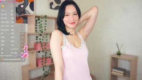 Snapshot of kristanalosa chatting on December 2, 9:10 pm Emma online show from December 2, 9:10 pm