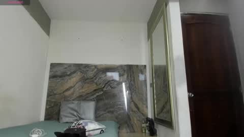 Snapshot of kristel_05 chatting on December 1, 11:37 am Kristel online show from December 1, 11:37 am