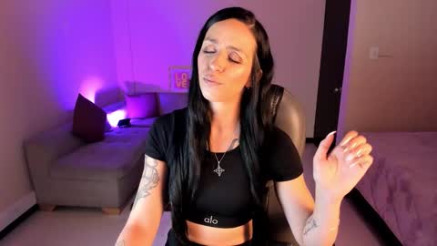 Sophia online show from February 2, 7:45 pm