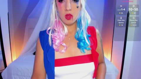 Snapshot of kristen_kassi chatting on November 18, 4:55 pm Kristen online show from November 18, 4:55 pm