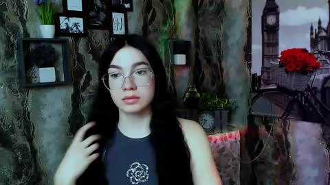 Snapshot of kristenx_x chatting on September 14, 8:35 am Kristen online show from September 14, 8:35 am