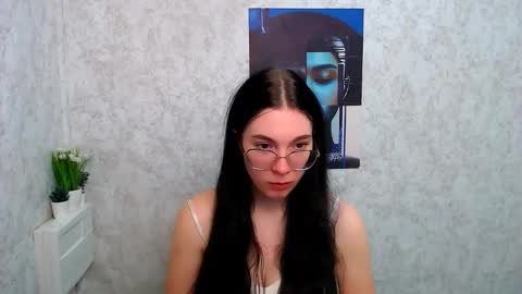 Snapshot of kristenx_x chatting on November 10, 10:47 am Kristen online show from November 10, 10:47 am