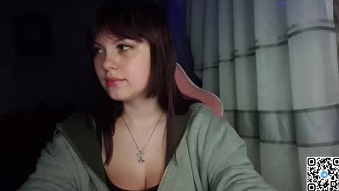 Snapshot of kristibloom chatting on October 3, 6:16 pm Christie online show from October 3, 6:16 pm