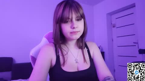 Snapshot of kristibloom chatting on November 6, 6:09 pm Christie online show from November 6, 6:09 pm