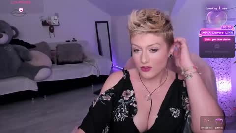 Tina online show from January 28, 7:00 pm