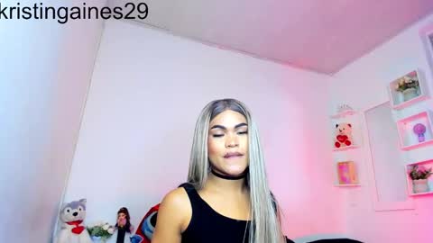 Snapshot of kristiingaines_ chatting on November 20, 5:45 pm kristin online show from November 20, 5:45 pm