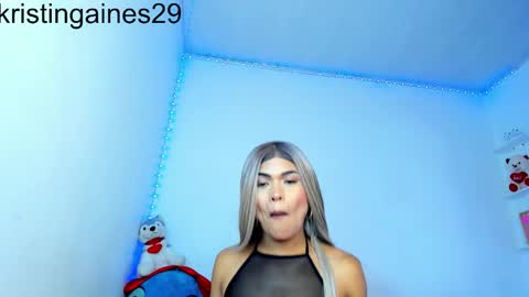 Snapshot of kristiingaines_ chatting on December 2, 11:56 pm kristin online show from December 2, 11:56 pm