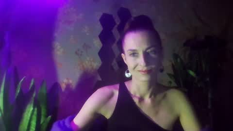 Snapshot of kristinagold44 chatting on December 5, 7:17 pm Kristina online show from December 5, 7:17 pm
