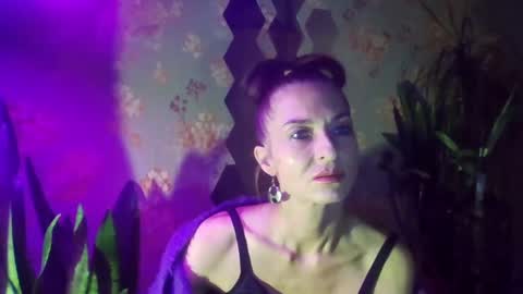 Snapshot of kristinagold44 chatting on December 12, 1:39 pm Kristina online show from December 12, 1:39 pm