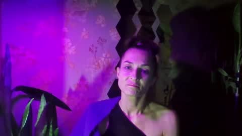 Snapshot of kristinagold44 chatting on December 29, 10:14 pm Kristina online show from December 29, 10:14 pm