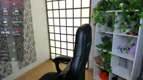 Snapshot of kristine_beauty chatting on February 9, 11:36 am Kristi online show from February 9, 11:36 am