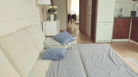 Snapshot of kristinesmith chatting on October 29, 7:10 am Kristi online show from October 29, 7:10 am