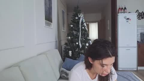 Snapshot of kristinesmith chatting on December 14, 6:08 am Kristi online show from December 14, 6:08 am