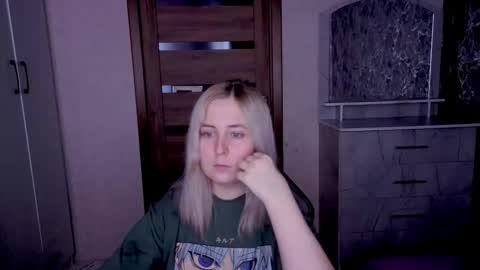 Kristy online show from April 17, 7:28 pm