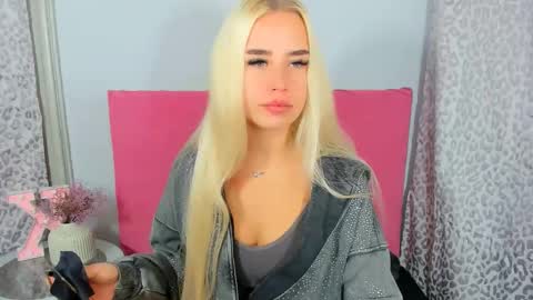 KristyFlowers online show from October 22, 7:19 am