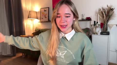 Snapshot of kristyspiritedaway chatting on December 21, 8:10 pm Kristy Nip slip shady Best model on CB online show from December 21, 8:10 pm