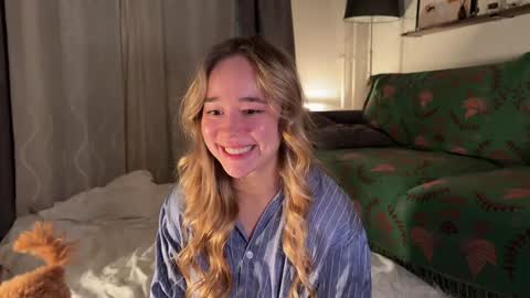 Snapshot of kristyspiritedaway chatting on January 10, 8:04 pm Kristy Nip slip shady Best model on CB online show from January 10, 8:04 pm