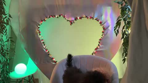 Snapshot of kristyspiritedaway chatting on February 14, 4:52 pm Kristy Nip slip shady Best model on CB online show from February 14, 4:52 pm