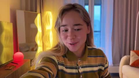 Snapshot of kristyspiritedaway chatting on November 5, 12:05 pm Kristy Nip slip shady Best model on CB online show from November 5, 12:05 pm