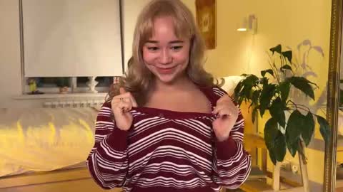 Snapshot of kristyspiritedaway chatting on December 20, 8:38 pm Kristy Nip slip shady Best model on CB online show from December 20, 8:38 pm