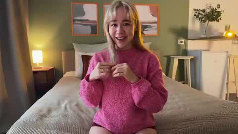 Snapshot of kristyspiritedaway chatting on February 7, 1:37 pm Kristy Nip slip shady Best model on CB online show from February 7, 1:37 pm