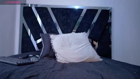 Kroy Wood online show from November 1, 2:19 pm