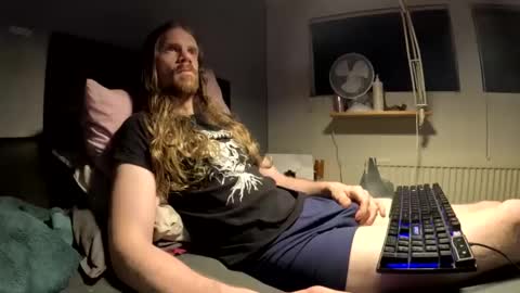 Krullz online show from December 14, 12:05 am