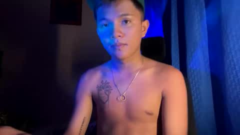 Snapshot of krunoxx chatting on February 16, 7:04 am clarence online show from February 16, 7:04 am