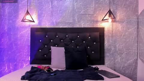 Kystal Taylor online show from October 6, 1:08 pm