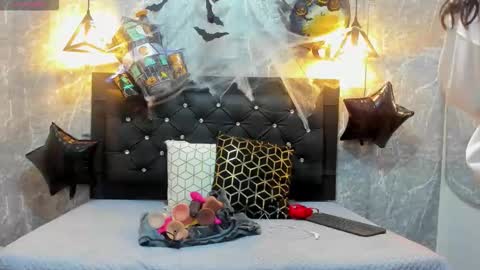 Kystal Taylor online show from October 18, 12:17 pm