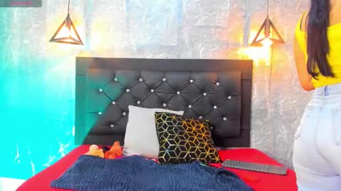 Kystal Taylor online show from November 24, 11:32 am