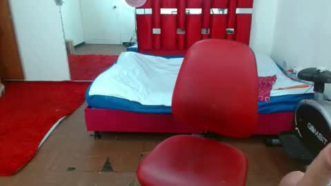 Snapshot of krystal_thomson chatting on September 13, 3:34 pm KRYSTAL THOMSON online show from September 13, 3:34 pm